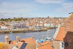 Marina - Host & Stay | Harbour View House (Whitby)