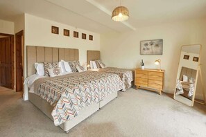 4 soverom, strykejern/-brett, wi-fi (inkludert) og sengetøy