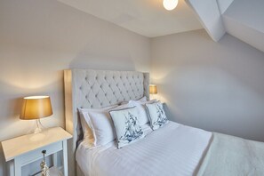 2 sovrum, sängtillbehör av högsta kvalitet och strykjärn/strykbräda