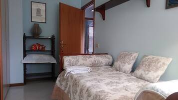 3 Schlafzimmer, Schreibtisch, Bügeleisen/Bügelbrett, kostenloses WLAN