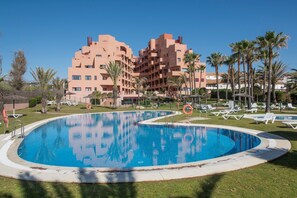 Outdoor pool - Apartamento en la Playa (Manilva)
