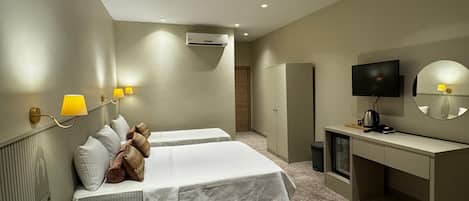 Minibar, desk, free WiFi