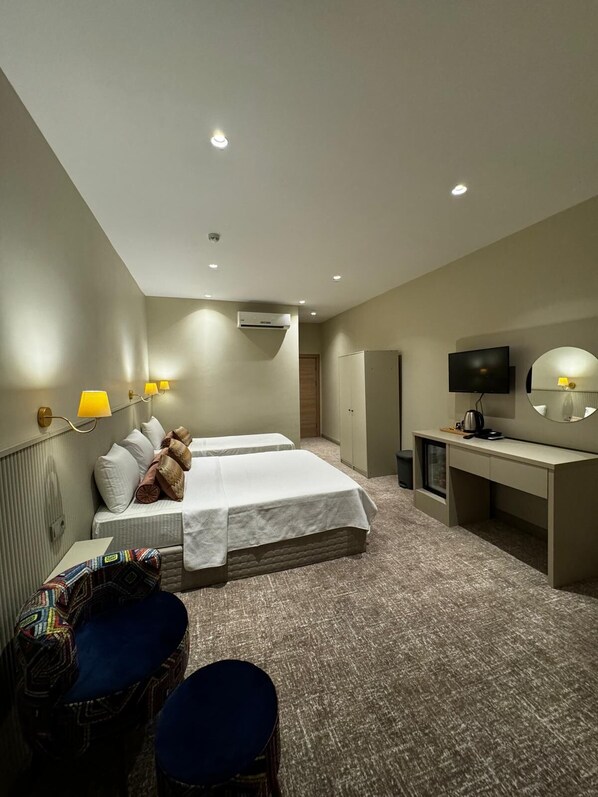 ميني بار ومكتب وواي فاي مجانًا