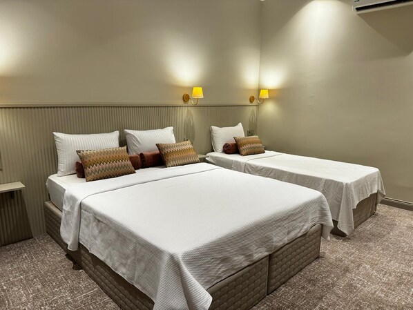 Minibar, desk, free WiFi