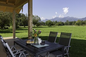 تناول الطعام بالخارج