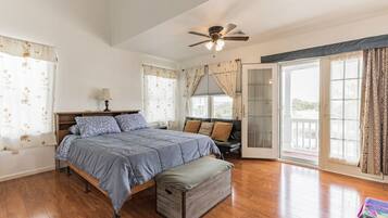 3 bedrooms, desk, iron/ironing board, free WiFi