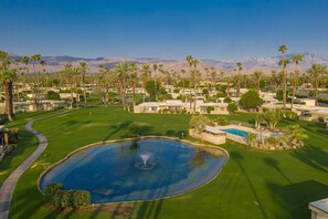 حمّام سباحة خارجي، حمّام سباحة مُدفَّأ