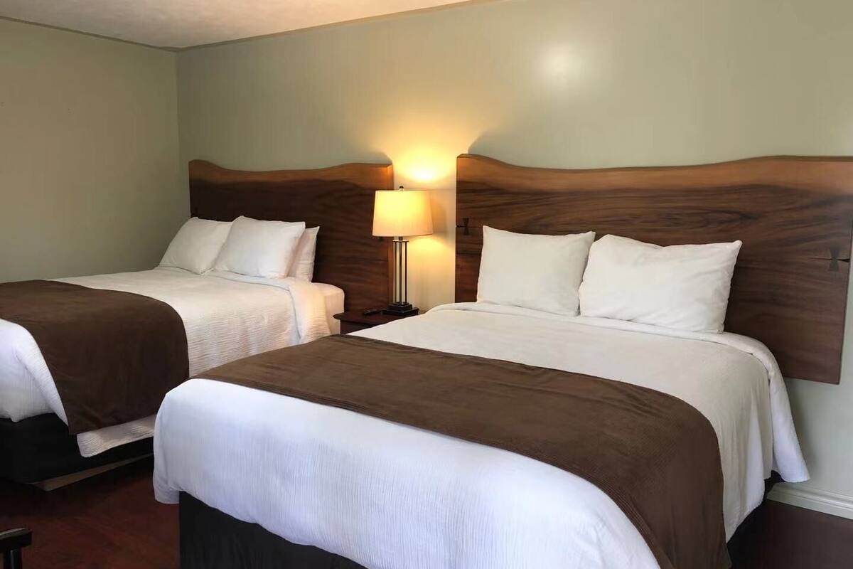 pillow-top beds, minibar, individually decorated, individually furnished