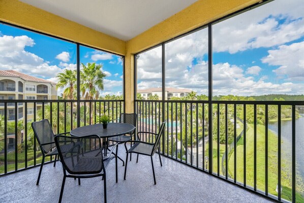 Outdoor dining - Great View Condo, 2 Min. from Disney World!- 70 (Orlando)