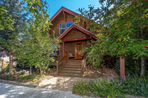 WALK EVERYWHERE!  4 BEDROOMS +BONUS RM & QUAINT BACKYARD