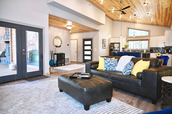 Smart TV, fireplace, DVD player