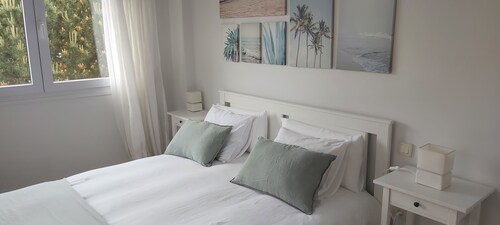 Apt. on Mataleñas Beach next to the golf course and Playas del Sardinero