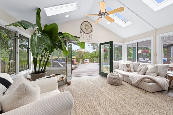 Smart TV, computer monitors, printers