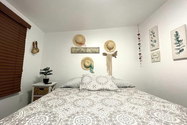 Bügeleisen/Bügelbrett, WLAN, Bettwäsche