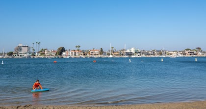 Beach across the street, Alamitos Bay steps away! No hidden Fees!