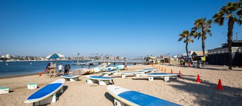 Beach across the street, Alamitos Bay steps away! No hidden Fees!