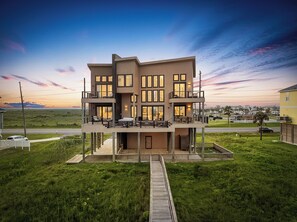 Exterior - Contemporary beachfront, pet friendly, hot tub, elevator, private boardwalk (Galveston)