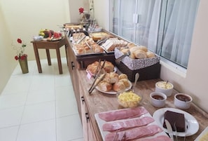 Free daily buffet breakfast