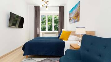 Iron/ironing board, WiFi, bed sheets