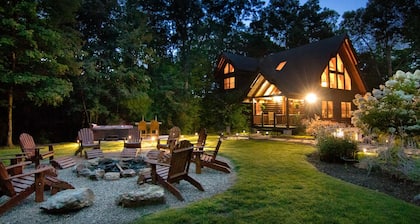 Large Cozy Cabin in Asheville Area Mountains