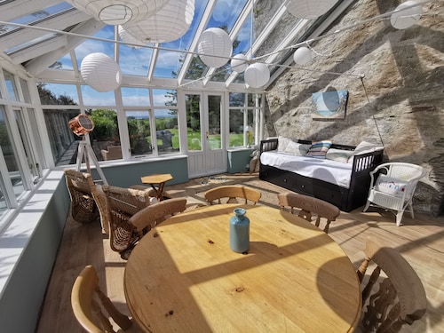 Cosy, Coastal Retreat with Large Garden and Epic Sun Room