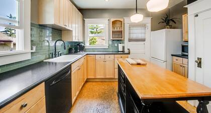 The Proctor House: North End, Old Town, Ruston