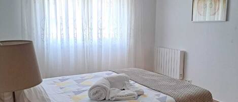 1 bedroom, iron/ironing board, free WiFi, bed sheets