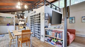 Interior - *Pet-friendly!* **Hot tub** (Long Pond)