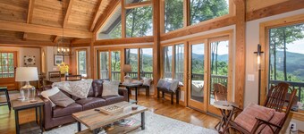 Mountain Lodge With Picturesque Views