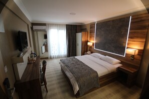 Comfort Room | Premium bedding, down duvets, Select Comfort beds, minibar