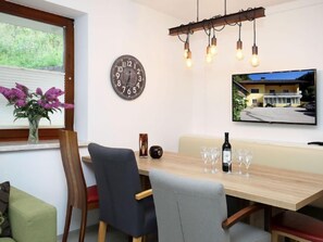 Dining - Schwarzwald 6 OG by Interhome (Radenthein)