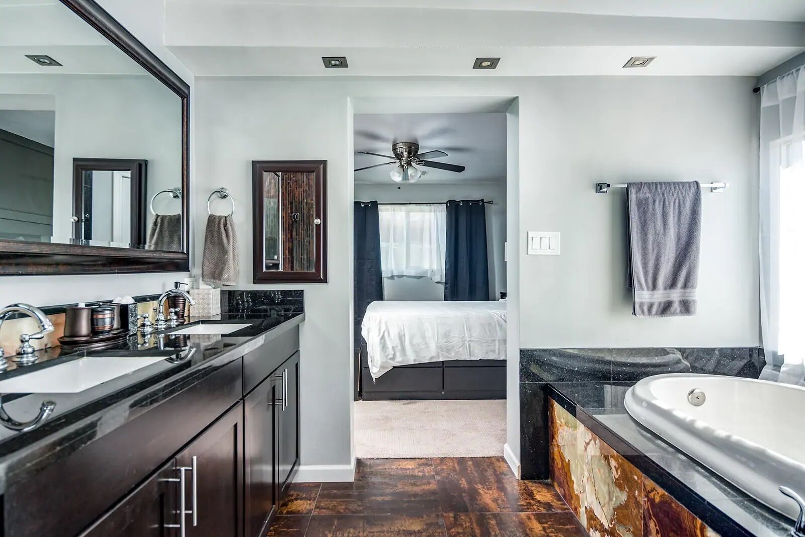 Spacious 5 Bedroom Scottsdale Residence