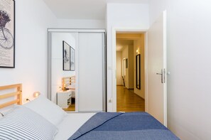 2 bedrooms, iron/ironing board, WiFi, bed sheets - Private Garden Apartment Dubrovnik - Two-Bedroom Apartment with Garden and Terrace (Dubrovnik)