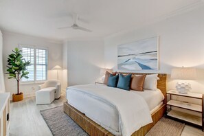 3 Schlafzimmer, Schreibtisch, Bügeleisen/Bügelbrett, Reisekinderbett