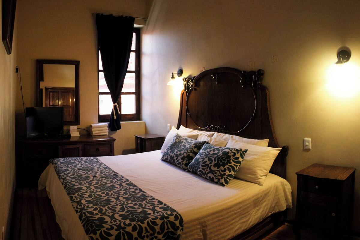 Family Suite, 2 Bedrooms, Non Smoking, City View | Television