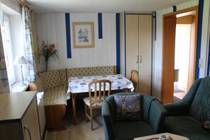 Unclassified image, 4 of 27, button