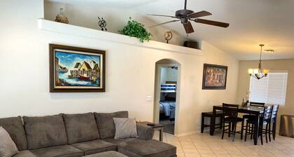 Quiet cul-de-sac location with lake views from rooftop terrace