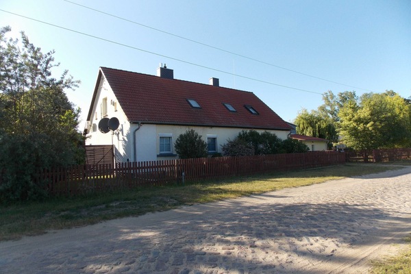 Haupthaus unseres Grundstücks mit Ferienwohnung Mohnblume