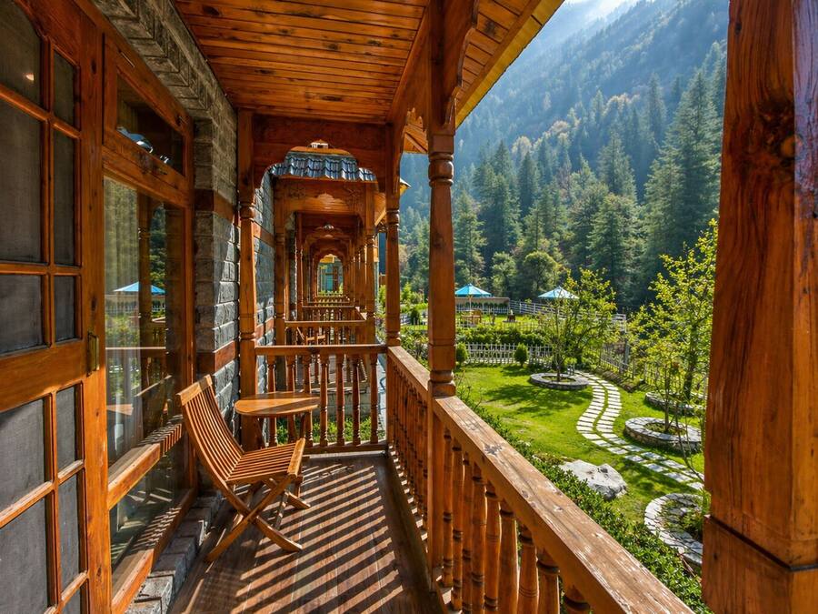 Deluxe Mountain View Room | Premium bedding, down duvets, pillow-top beds, in-room safe