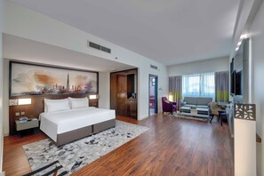 Phòng Suite Junior, 1 giường cỡ king, không hút thuốc | Bộ trải giường bằng vải cotton Ai Cập, bộ đồ giường cao cấp