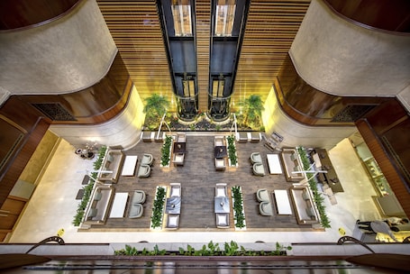 Howard Johnson Plaza By Wyndham Dubai Deira
