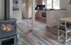 Kühlschrank, Mikrowelle, Herdplatte, Geschirrspüler