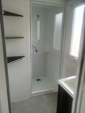 Een douche, een haardroger