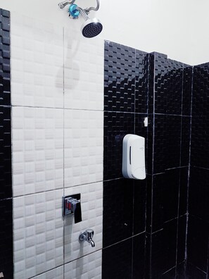 Bathroom - Jabrix Hotel (Bandung)