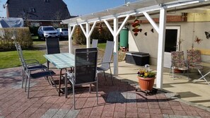 تناول الطعام بالخارج