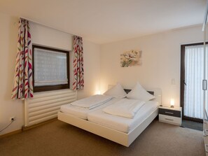 9 Schlafzimmer, Reisekinderbett, kostenloses WLAN