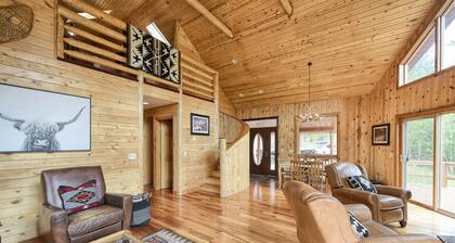 2500 Sq. Ft Cabin w/ Great Views of Deer Mountain, Wrap Around Deck, Hot Tub!