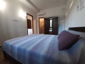 1 camera, ferro/asse da stiro, Wi-Fi, lenzuola