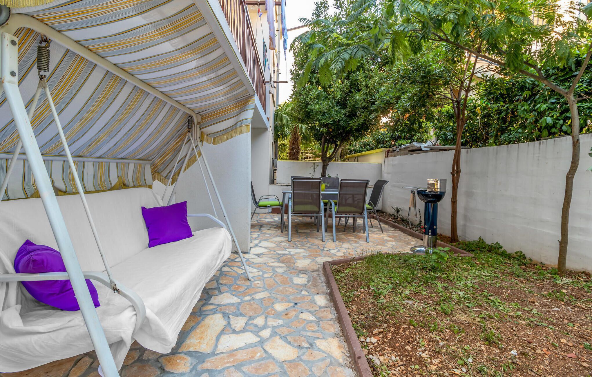 屋外ダイニングエリア