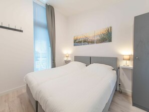 Ejendom, Møbel, Bygning, Komfort, Cabinetry, Træ, Indretning, Belysning, Seng